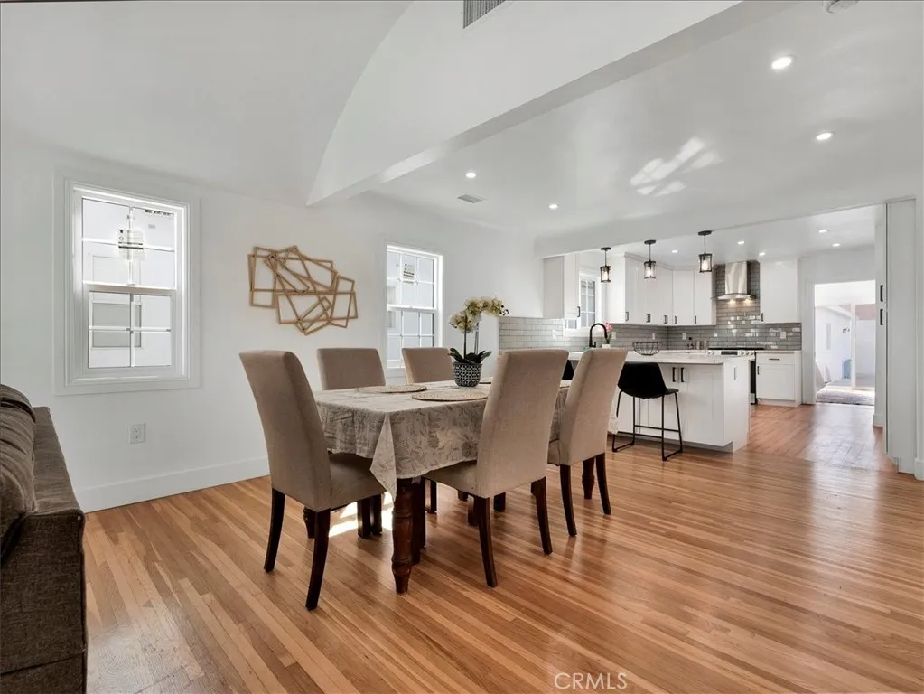 7827 S Hobart Boulevard, Los Angeles, California 90047 home-pic-7